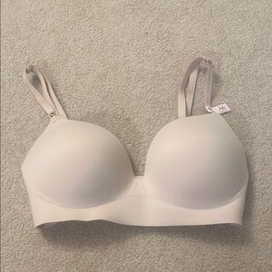 Victoria's Secret Cream T-Shirt Bra with Molded Cups